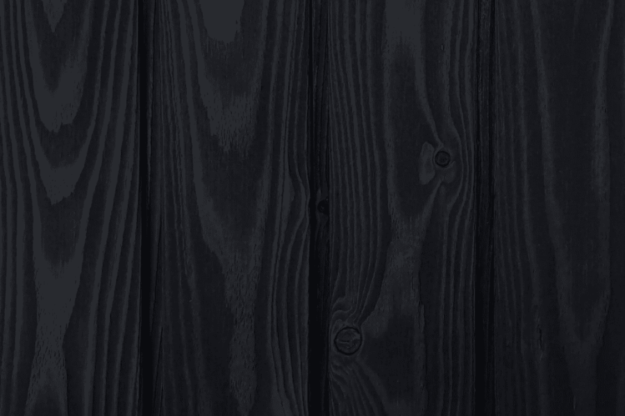 Bränt trä i färgen Black.