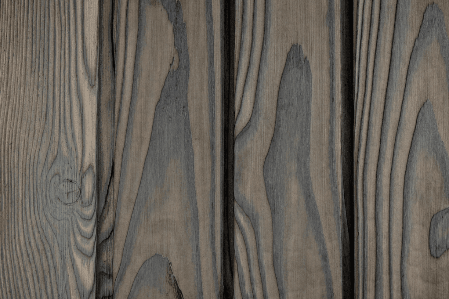 Bränt trä i färgen Latte.