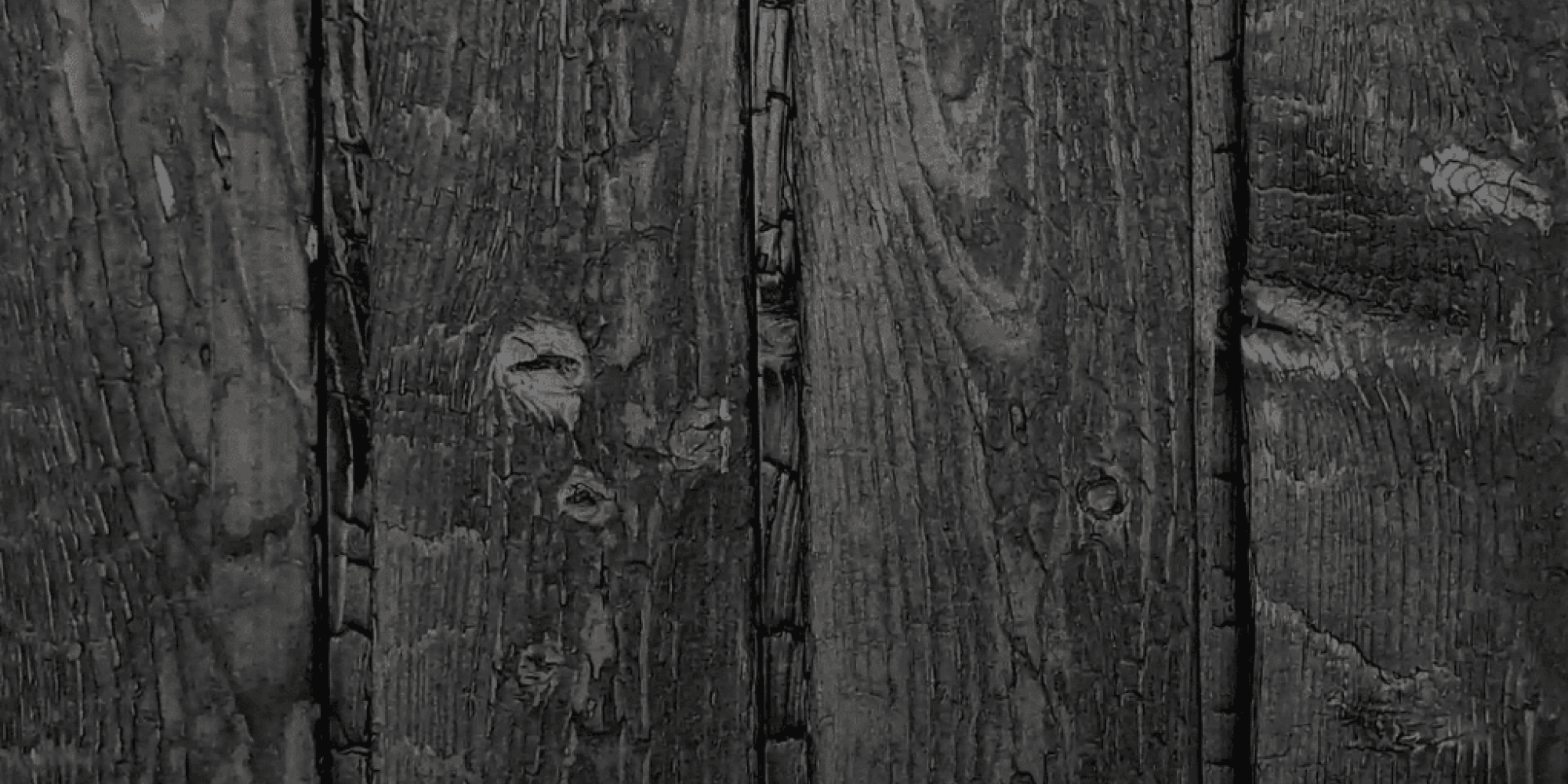 Bränt trä i färgen Carbon Light.